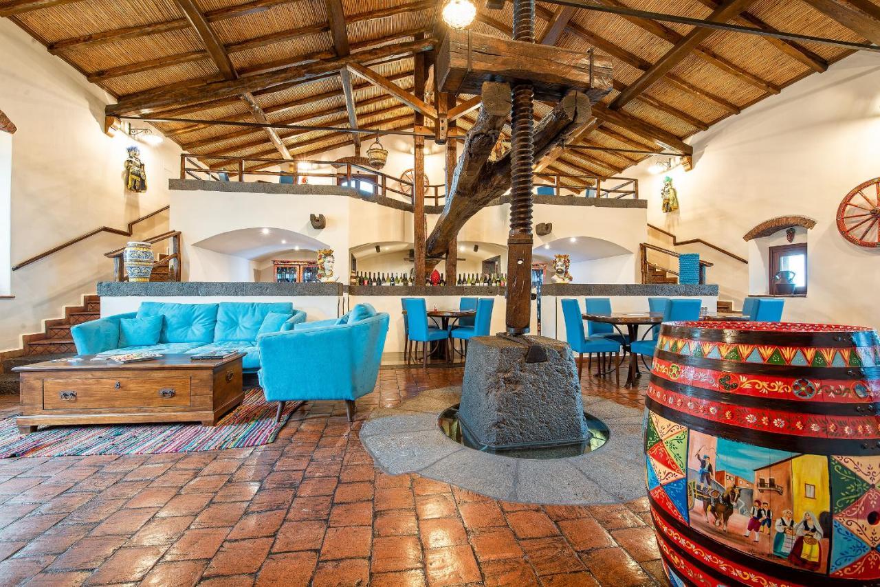 Etna Quota Mille Boutique Hotel, Typical Sicilian Food & Wine Рандаццо Екстер'єр фото