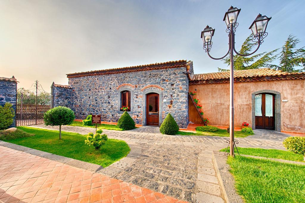Etna Quota Mille Boutique Hotel, Typical Sicilian Food & Wine Рандаццо Екстер'єр фото
